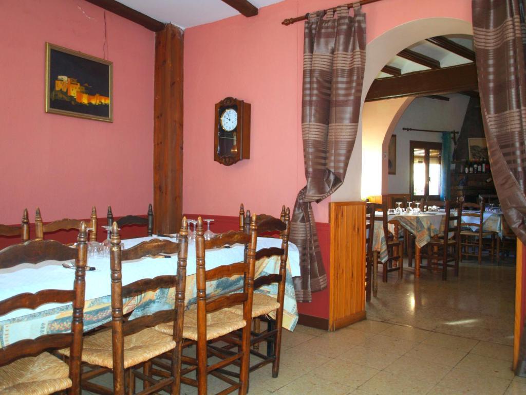 אלקויזר Hostal Narbona מראה חיצוני תמונה