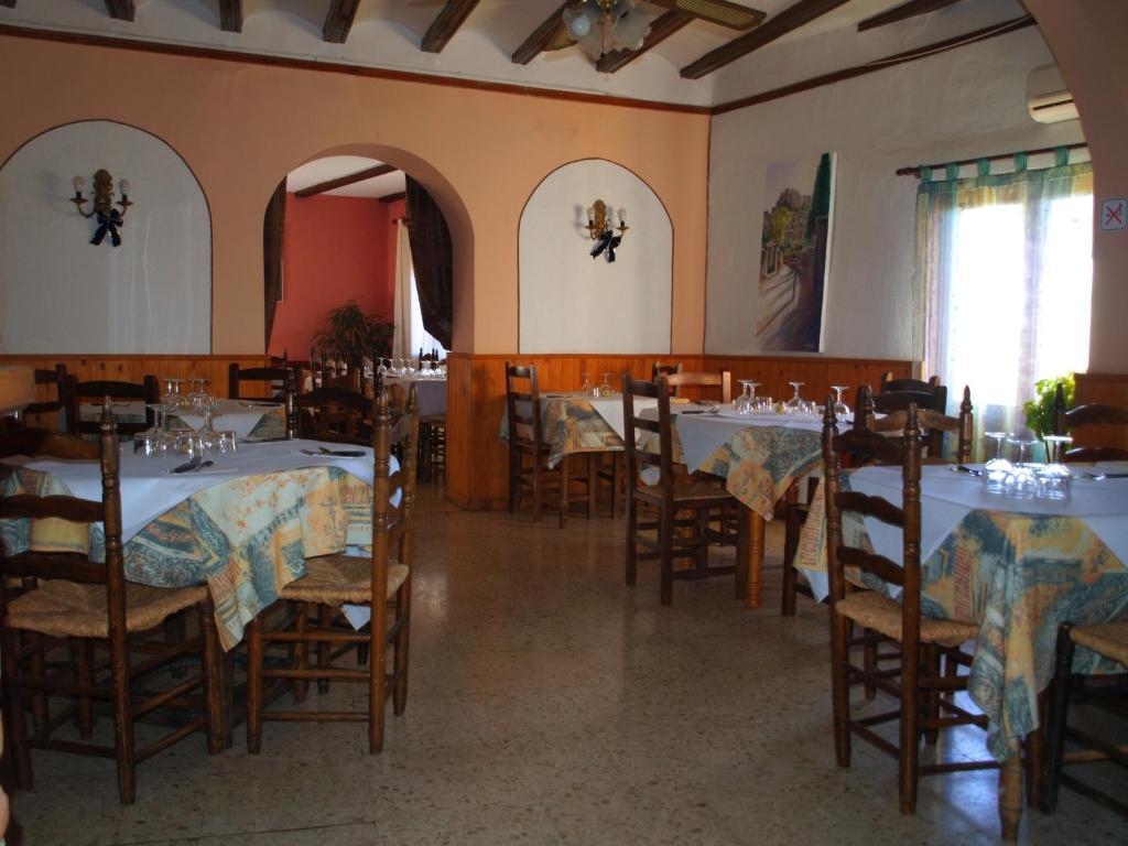 אלקויזר Hostal Narbona מראה חיצוני תמונה
